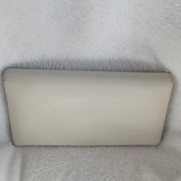 Authentic Salvatore Ferragamo White Leather Gancini Organizer - Picture 2 of 16